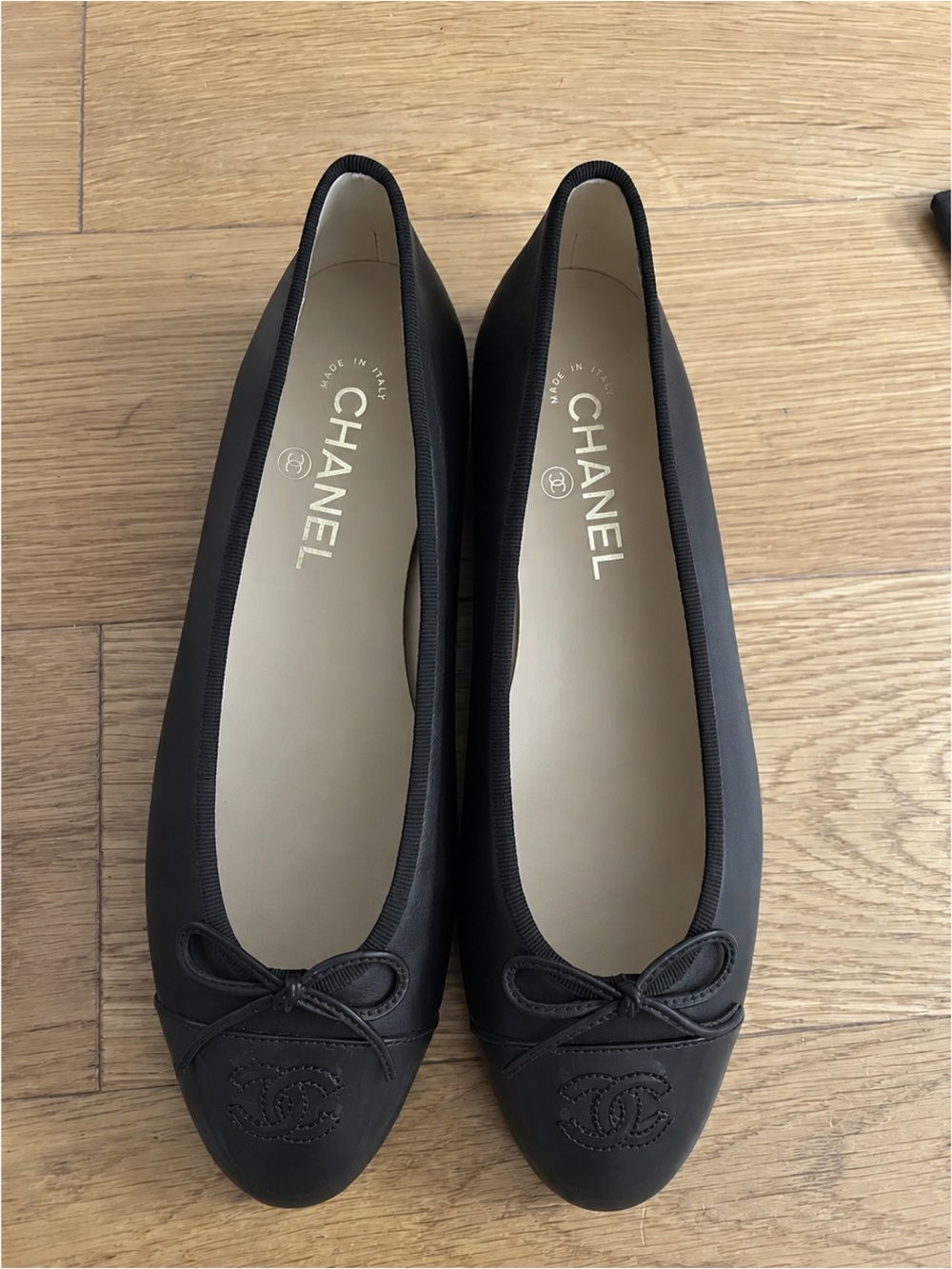 CHANEL Black Cap Toe Ballet Flats Leather Bow CC Logo EU 40